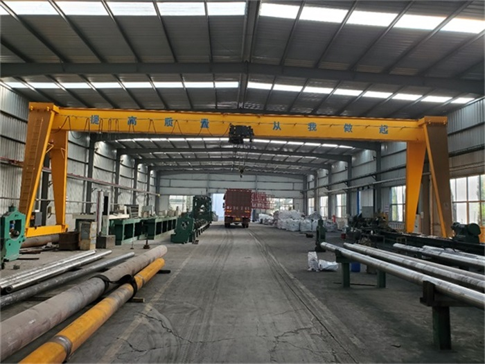 歐式電動(dòng)葫蘆門(mén)式起重機